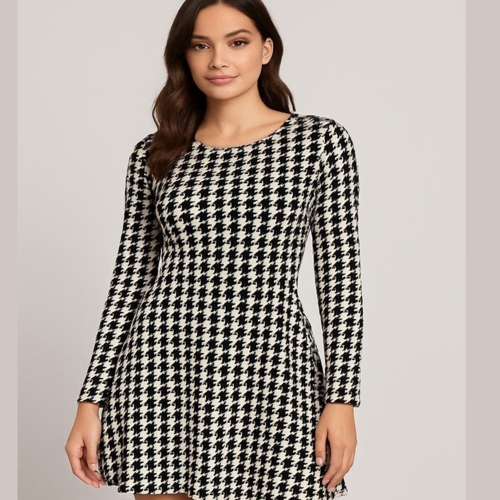 🩷Free🩷Emery Rose fit and flair long sleeve dress size small